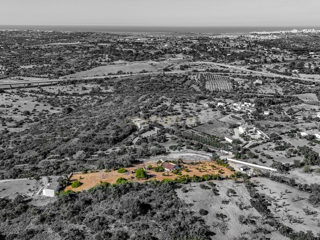 TERRENO COM RUINA PERTO DA COSTA ALGARVIA - Image 2