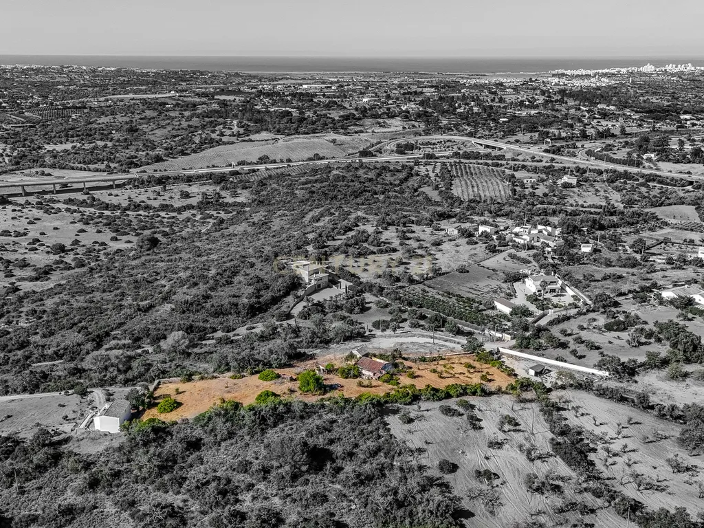TERRENO COM RUINA PERTO DA COSTA ALGARVIA - Image 2