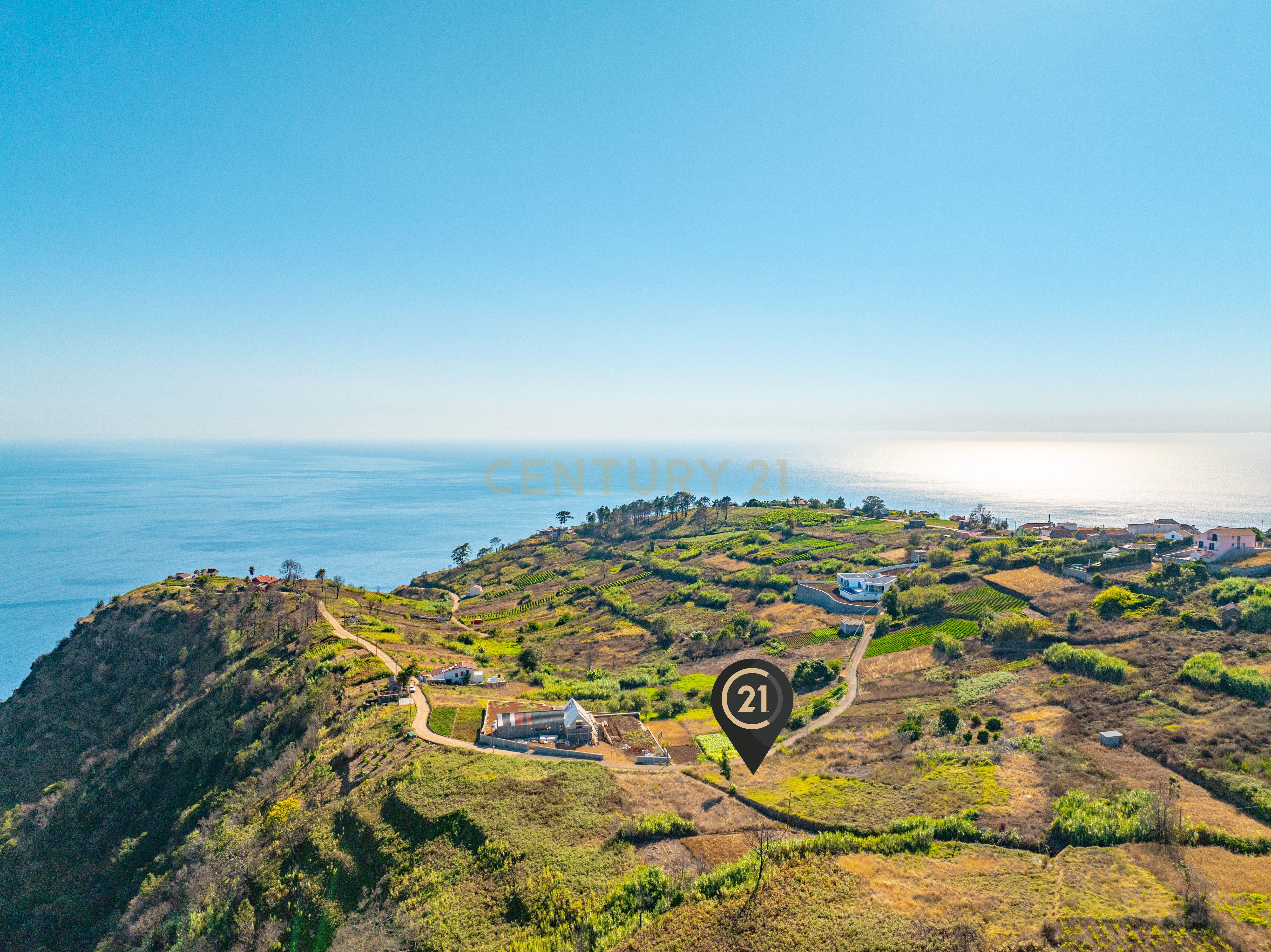 Land for sale in Calheta (Madeira), Portugal — €195,000