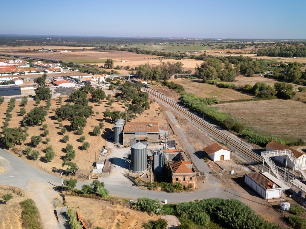 Armazém com negócio de secagem de cereais em funcionamento em Santiago do Cacém - Alvalade do Sado - Image 4