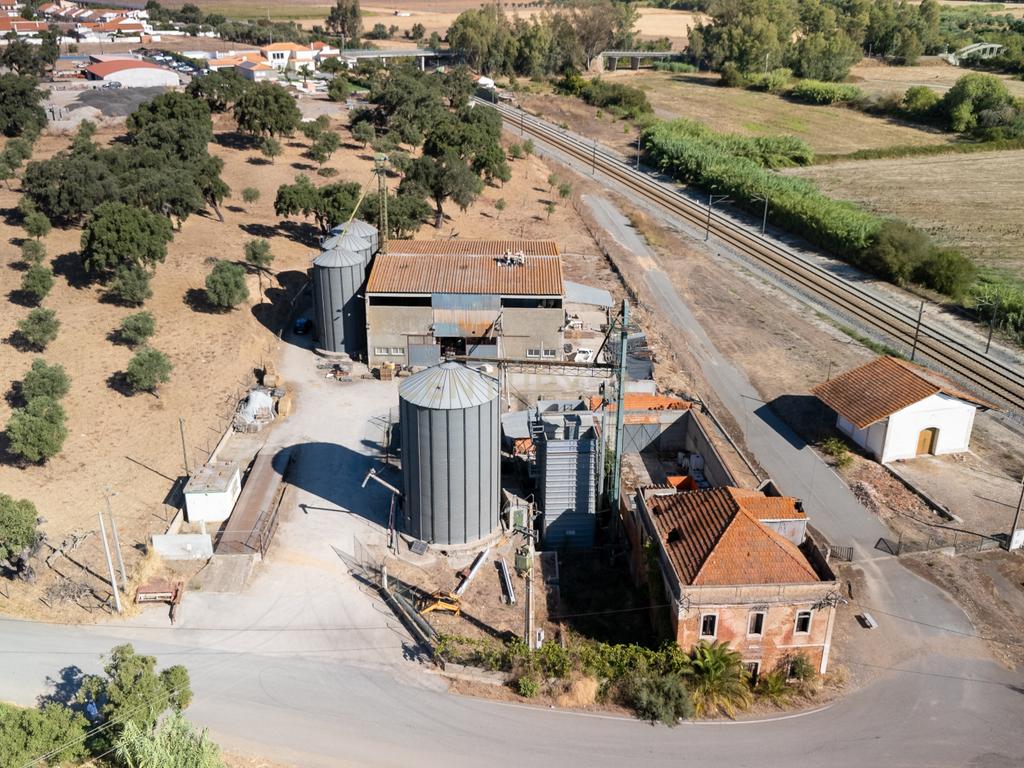 Armazém com negócio de secagem de cereais em funcionamento em Santiago do Cacém - Alvalade do Sado - Image 5