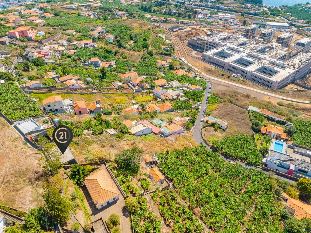 Oportunidade de Investimento – Terreno à Venda em Santa Rita, Funchal - Image 9