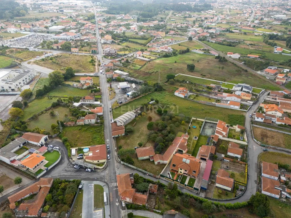 Quinta com 2 Habitações, Terreno e Pomar - Image 19