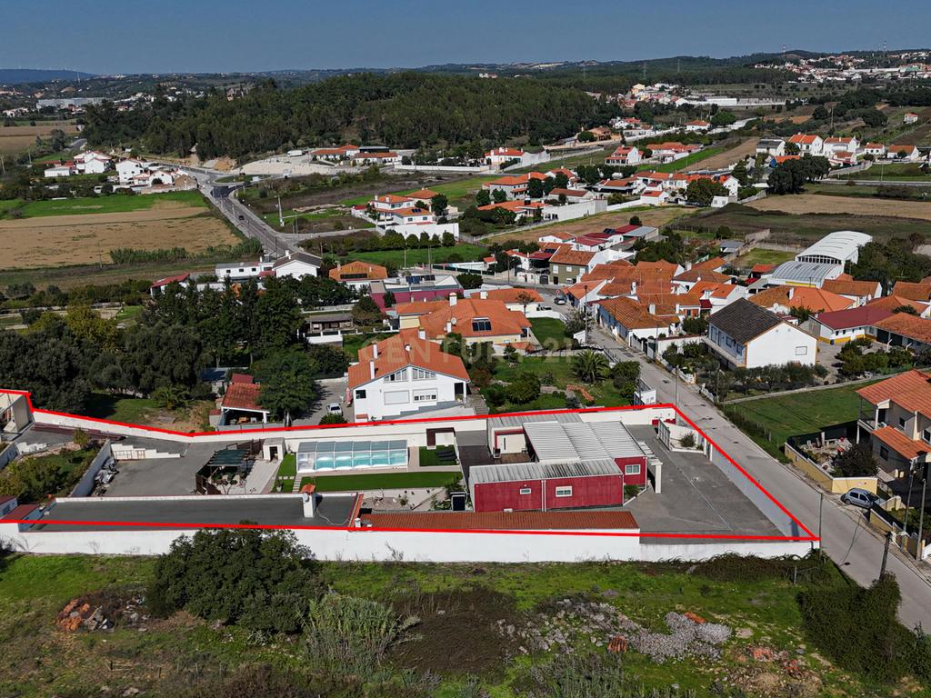 Moradia Independente com Piscina aquecida, Anexos e 3 BOXs (Riachos) - Image 91