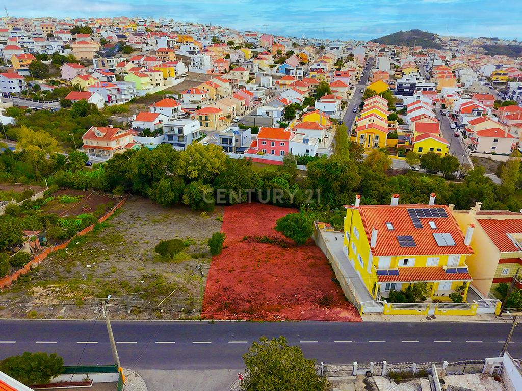 Terreno na Avenida João António Carvalho, Pontinha e Famões, Odivelas - Image 1