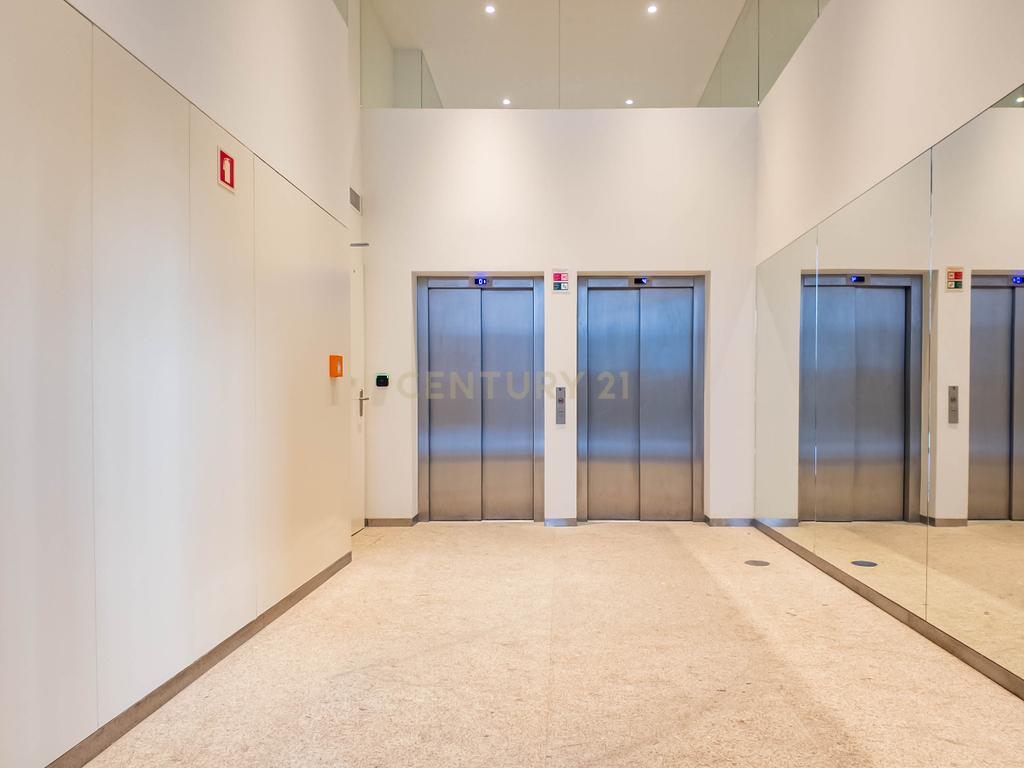 Apartamento T1 Novo I Condomínio Bonjardim I Arrendamento - Image 29