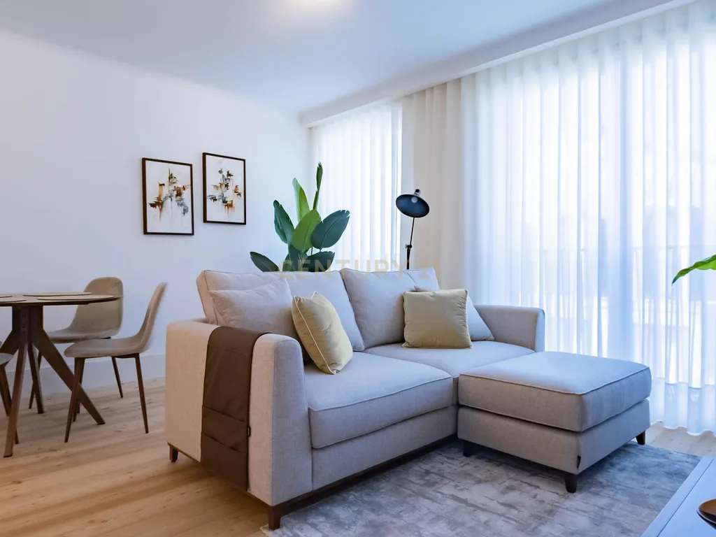 Apartamento T1 Novo I Condomínio Bonjardim I Arrendamento - Image 1