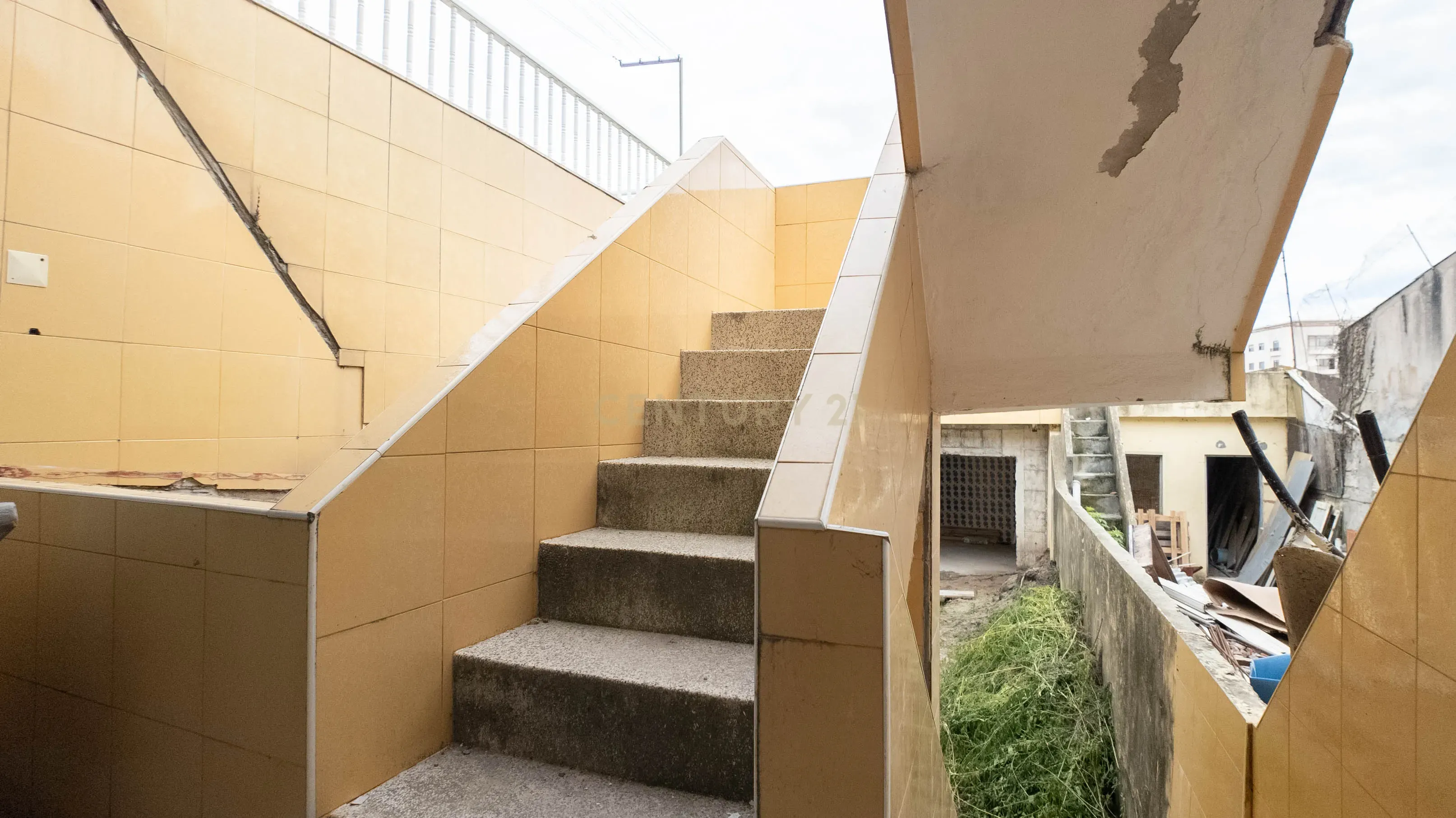 Moradia com 3 pisos 2ª linha mar em Vila do Conde - Image 34