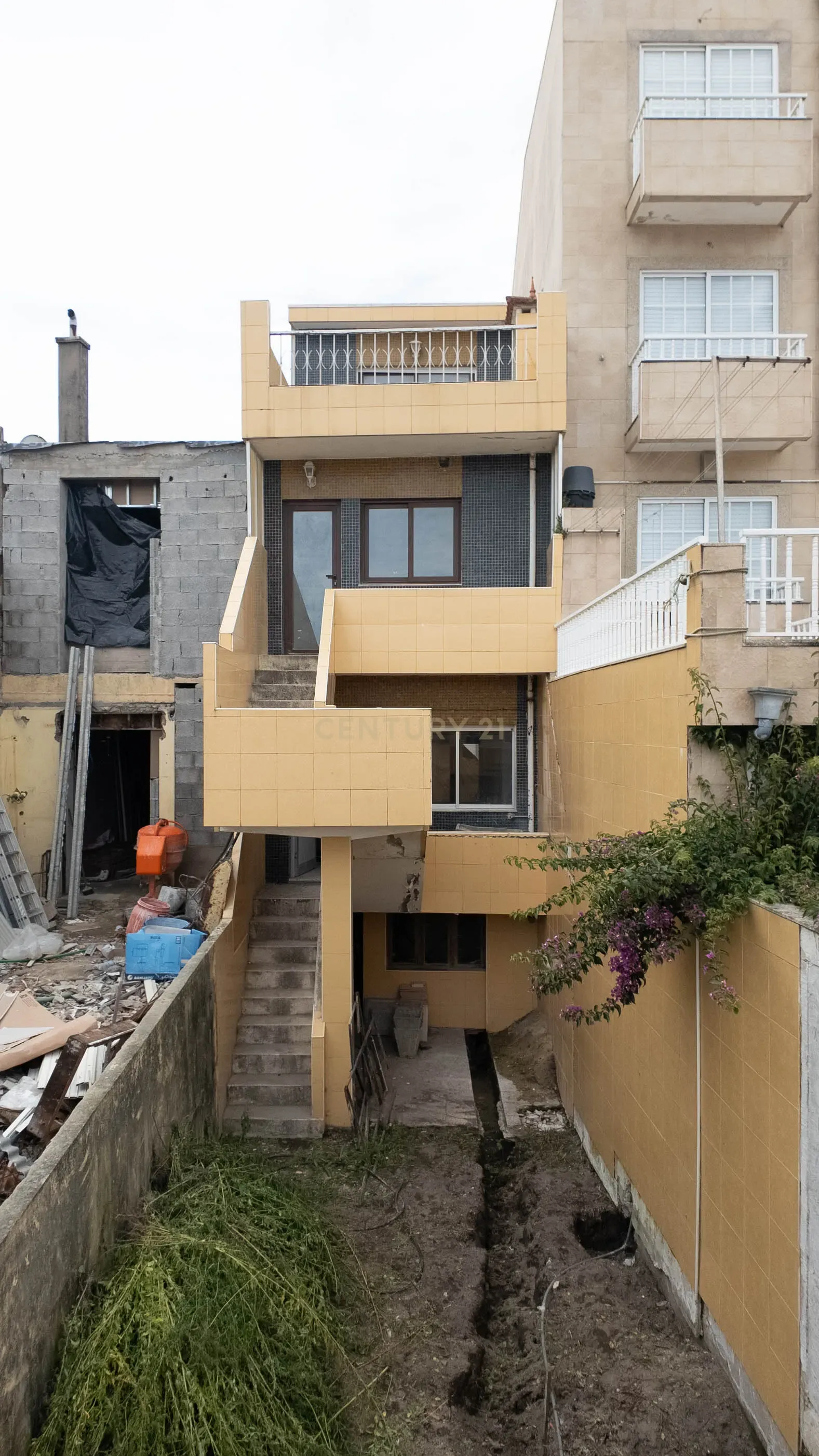Moradia com 3 pisos 2ª linha mar em Vila do Conde - Image 36
