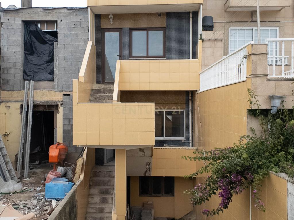 Moradia com 3 pisos 2ª linha mar em Vila do Conde - Image 36