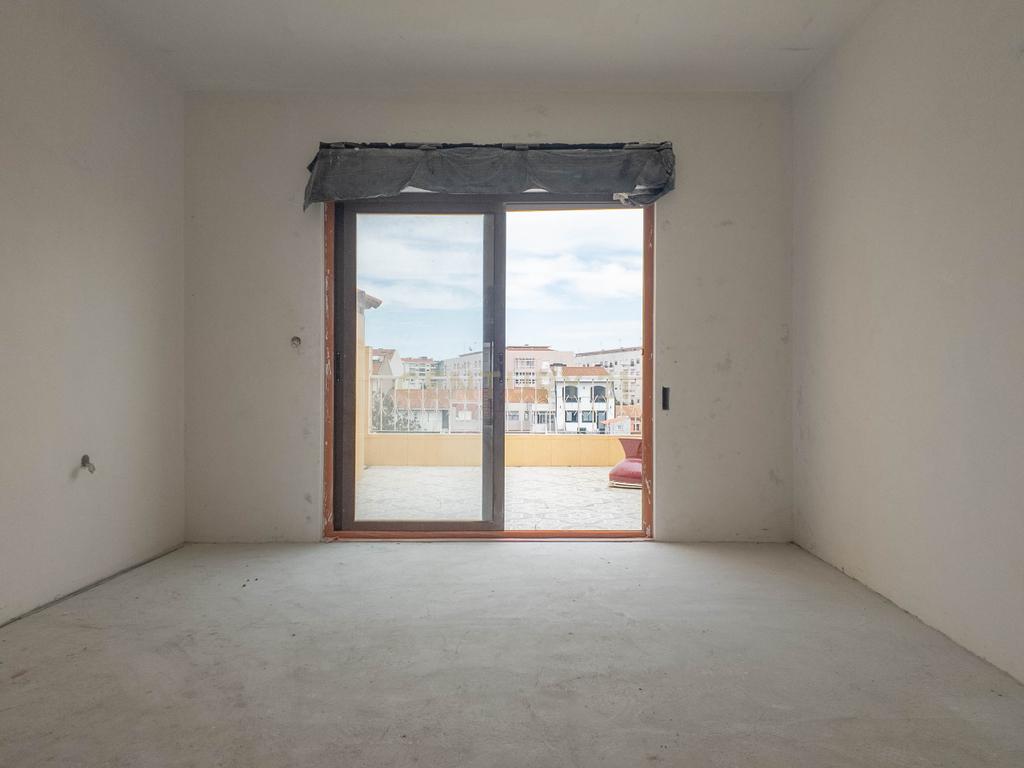 Moradia com 3 pisos 2ª linha mar em Vila do Conde - Image 17