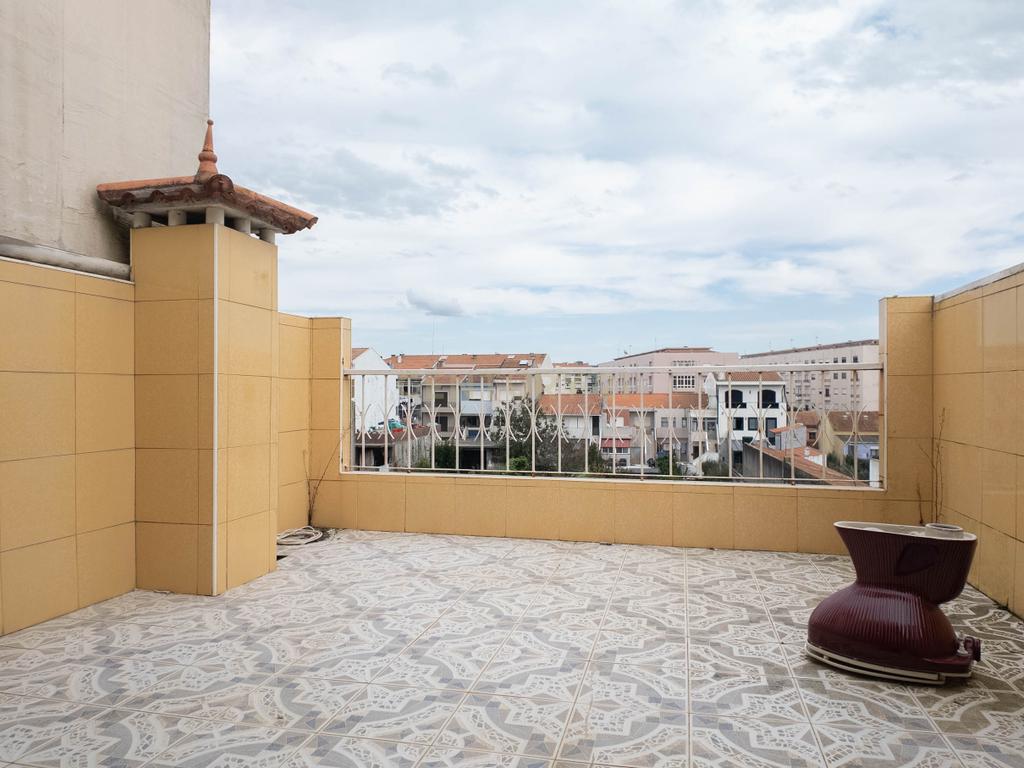 Moradia com 3 pisos 2ª linha mar em Vila do Conde - Image 20