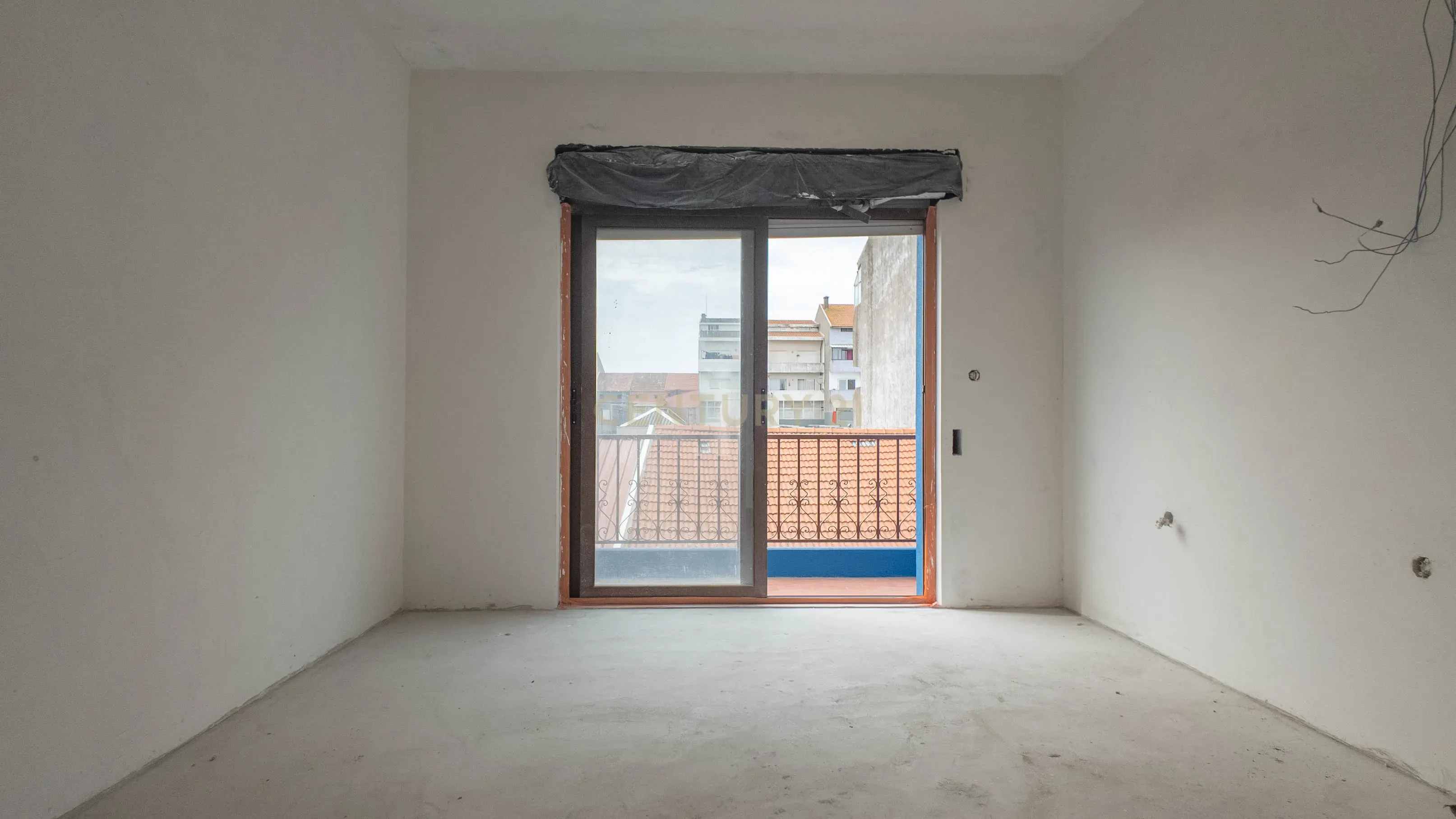 Moradia com 3 pisos 2ª linha mar em Vila do Conde - Image 23