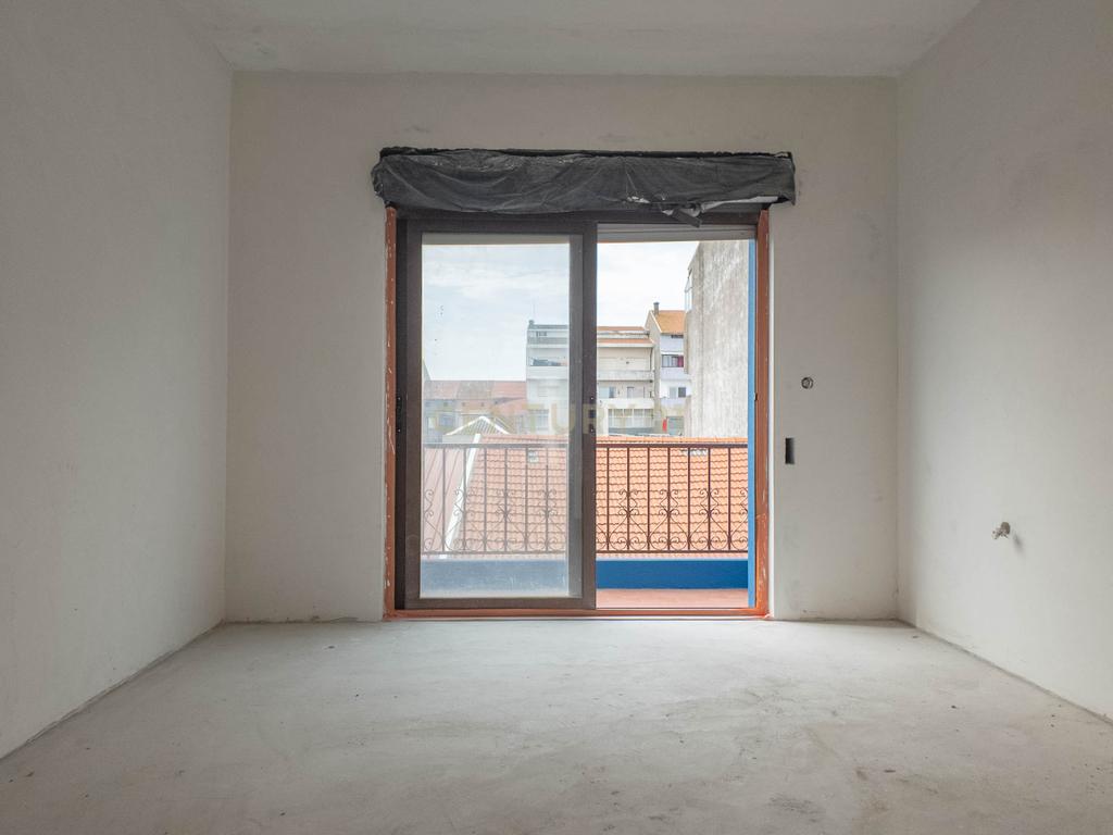 Moradia com 3 pisos 2ª linha mar em Vila do Conde - Image 23