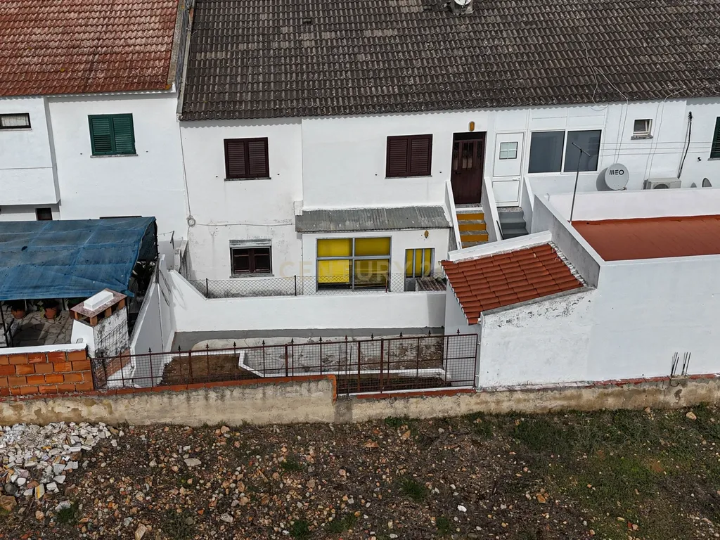 Andar de Moradia T2 em Nossa Senhora das Neves. - Image 29