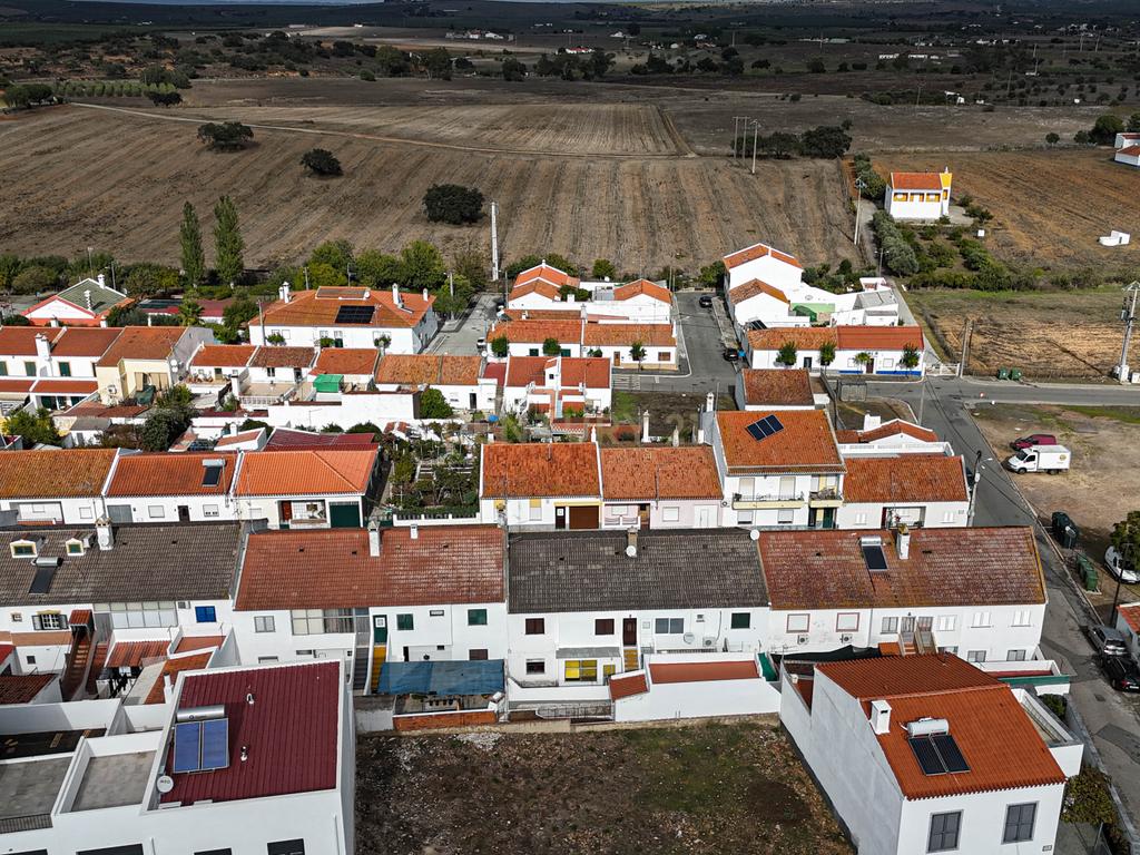 Andar de Moradia T2 em Nossa Senhora das Neves. - Image 30