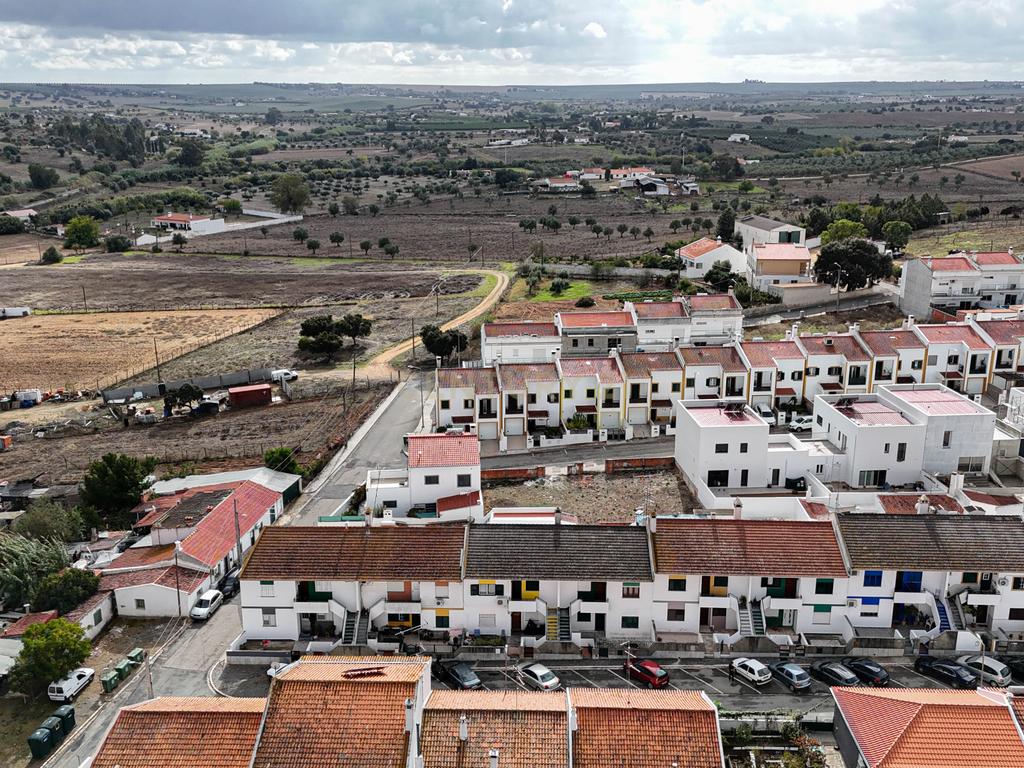 Andar de Moradia T2 em Nossa Senhora das Neves. - Image 34