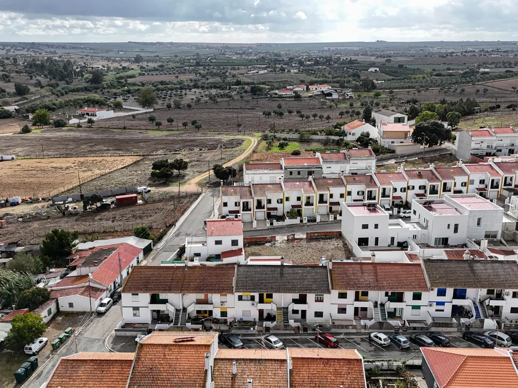Andar de Moradia T2 em Nossa Senhora das Neves. - Image 34
