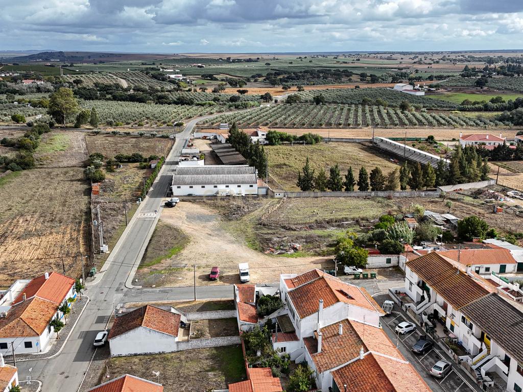 Andar de Moradia T2 em Nossa Senhora das Neves. - Image 36