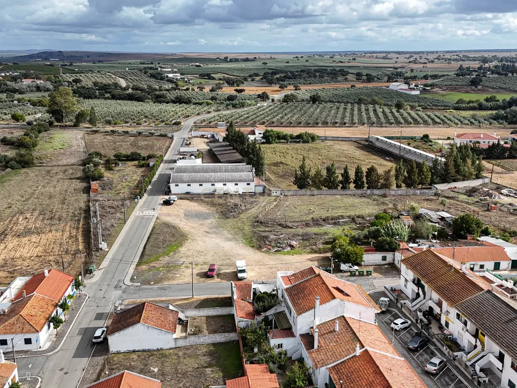 Andar de Moradia T2 em Nossa Senhora das Neves. - Image 36