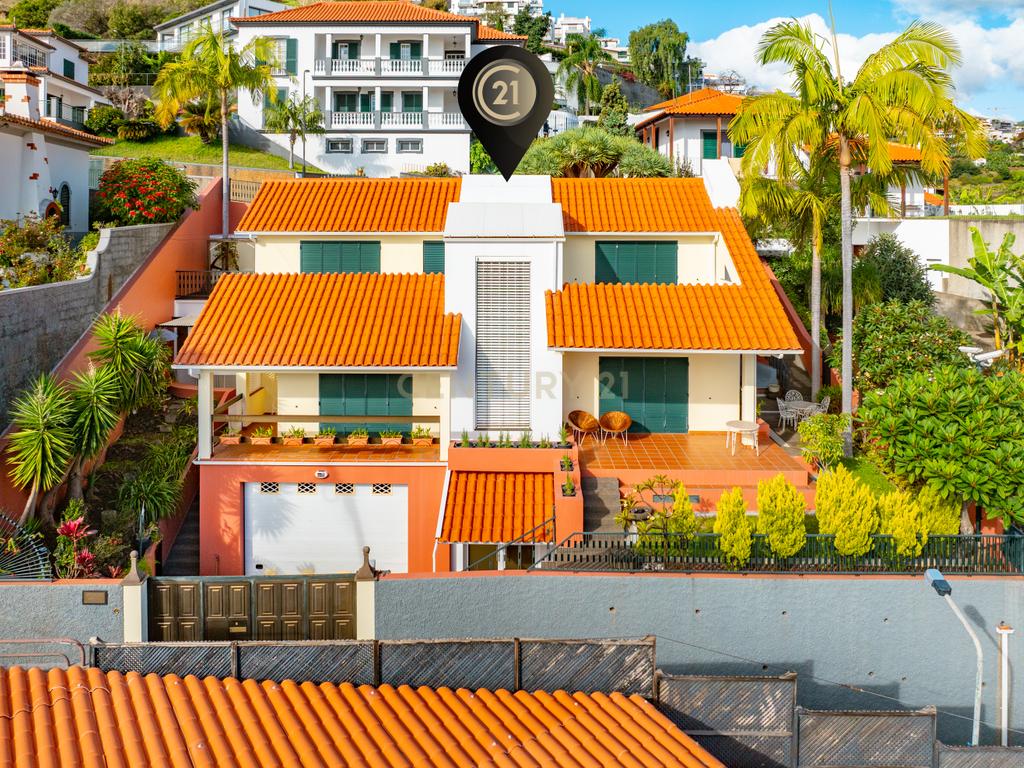 Fantástica moradia T4 no Funchal para quem procura um estilo de vida relaxante e de qualidade na ilha da Madeira.🏡 - Image 23