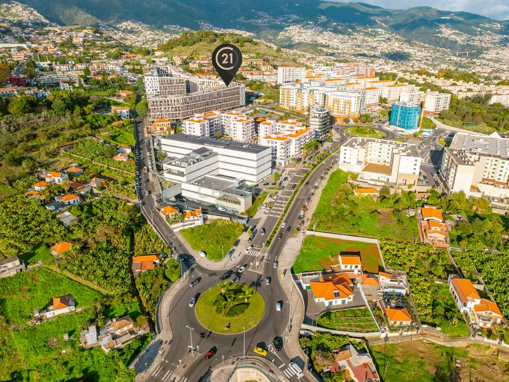 Escritório / Espaço Comercial para Arrendamento em São Martinho – Funchal - Image 3