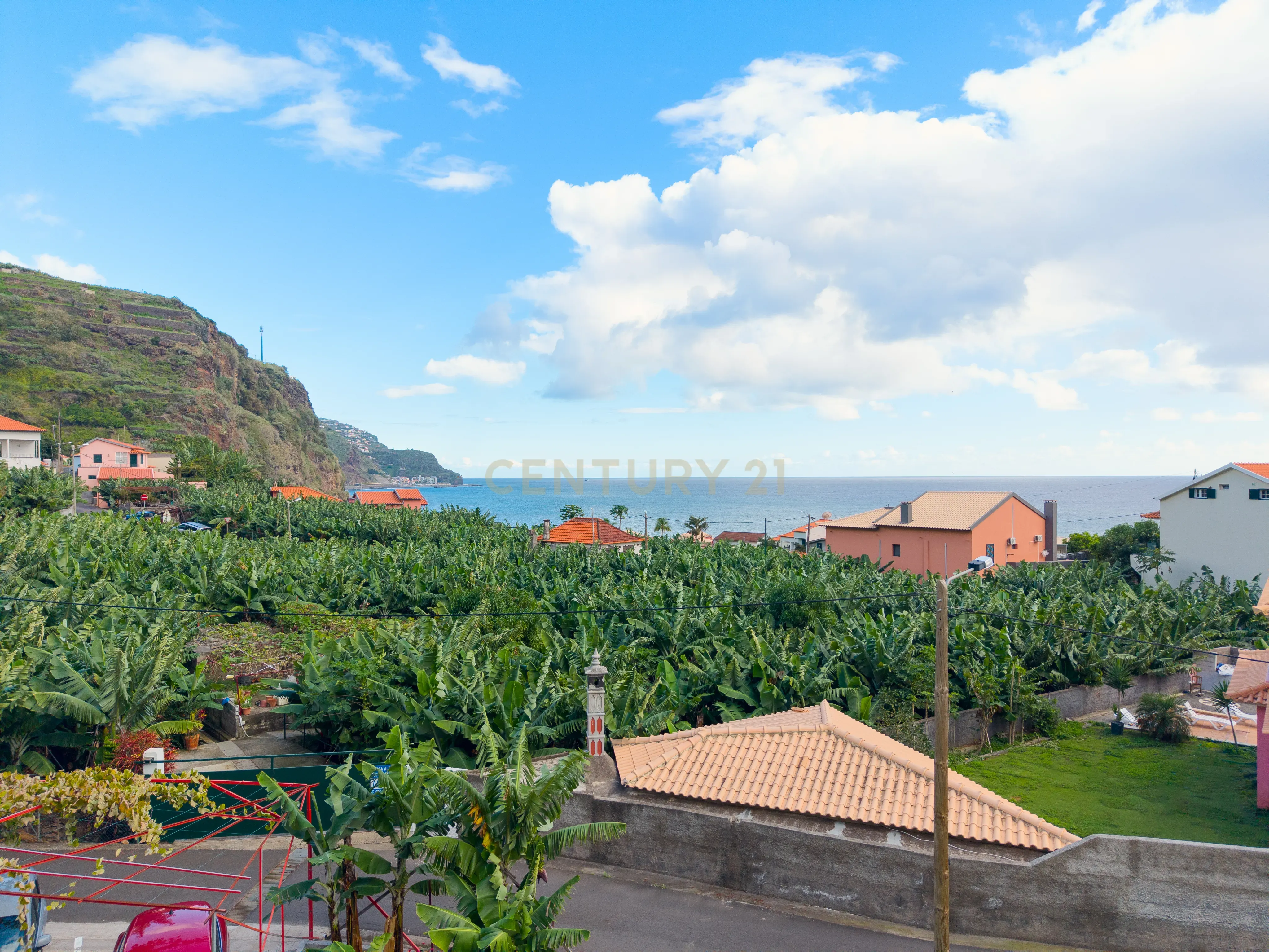 Terreno à Venda com Vista Mar e Montanha na Ponta do Sol - Image 1