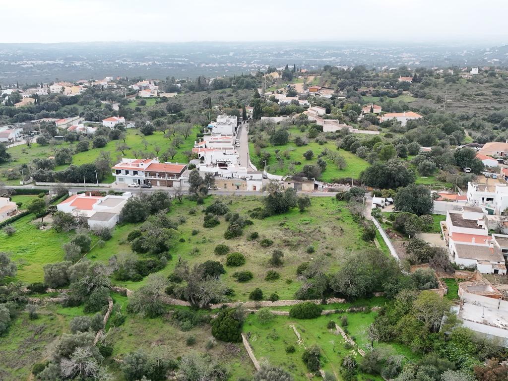 Terreno Urbano de 3290 m2 com PIP aprovado pra Moradia de Luxo na Estrada Vale Formosa, Almancil , Algarve - Image 12