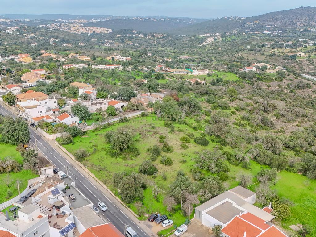 Terreno Urbano de 3290 m2 com PIP aprovado pra Moradia de Luxo na Estrada Vale Formosa, Almancil , Algarve - Image 14
