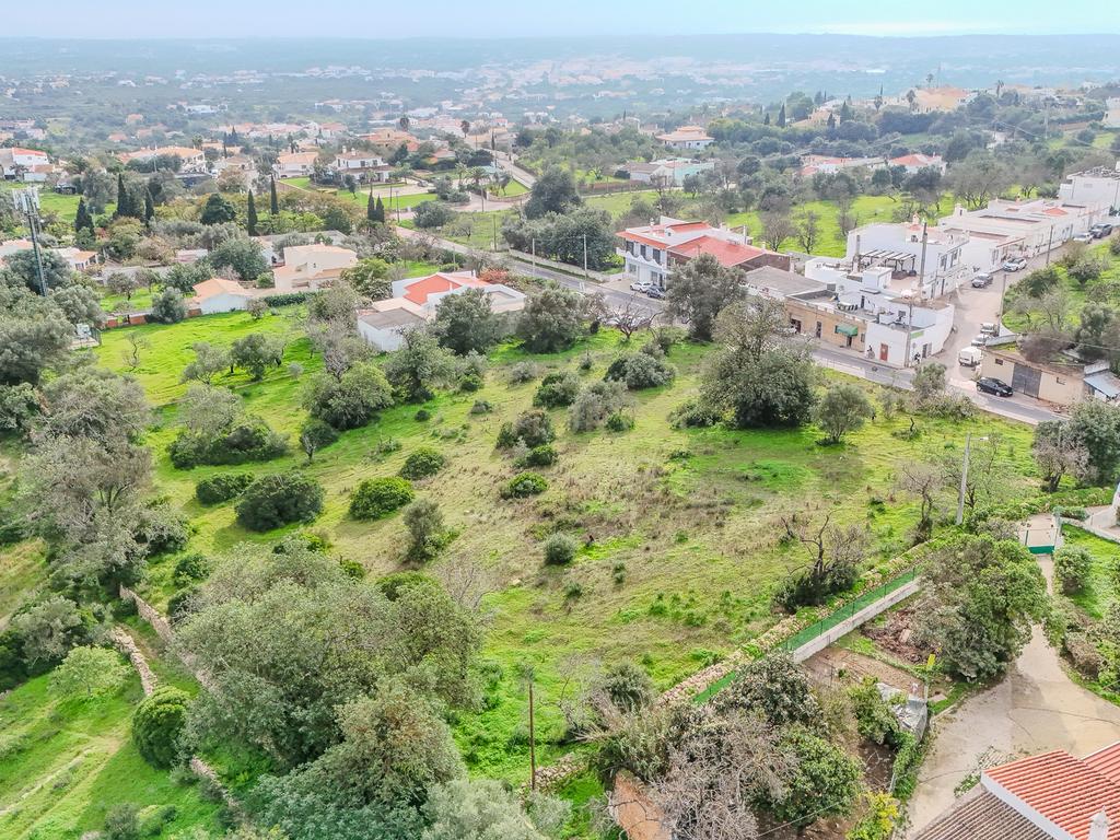 Terreno Urbano de 3290 m2 com PIP aprovado pra Moradia de Luxo na Estrada Vale Formosa, Almancil , Algarve - Image 10