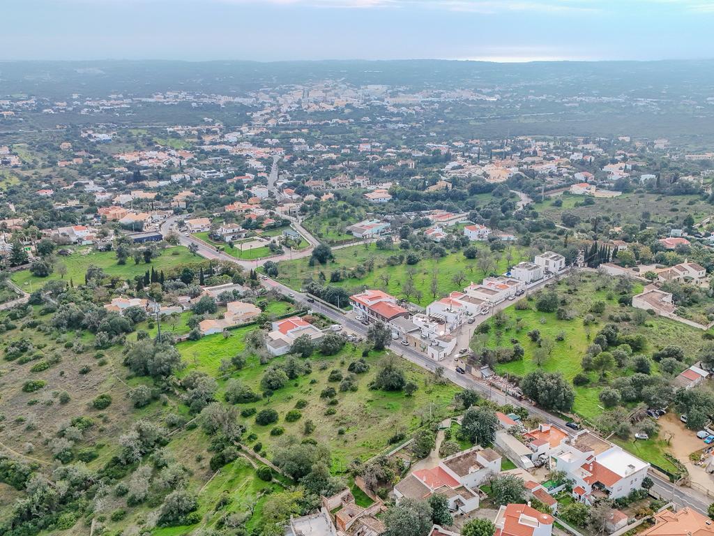 Terreno Urbano de 3290 m2 com PIP aprovado pra Moradia de Luxo na Estrada Vale Formosa, Almancil , Algarve - Image 17