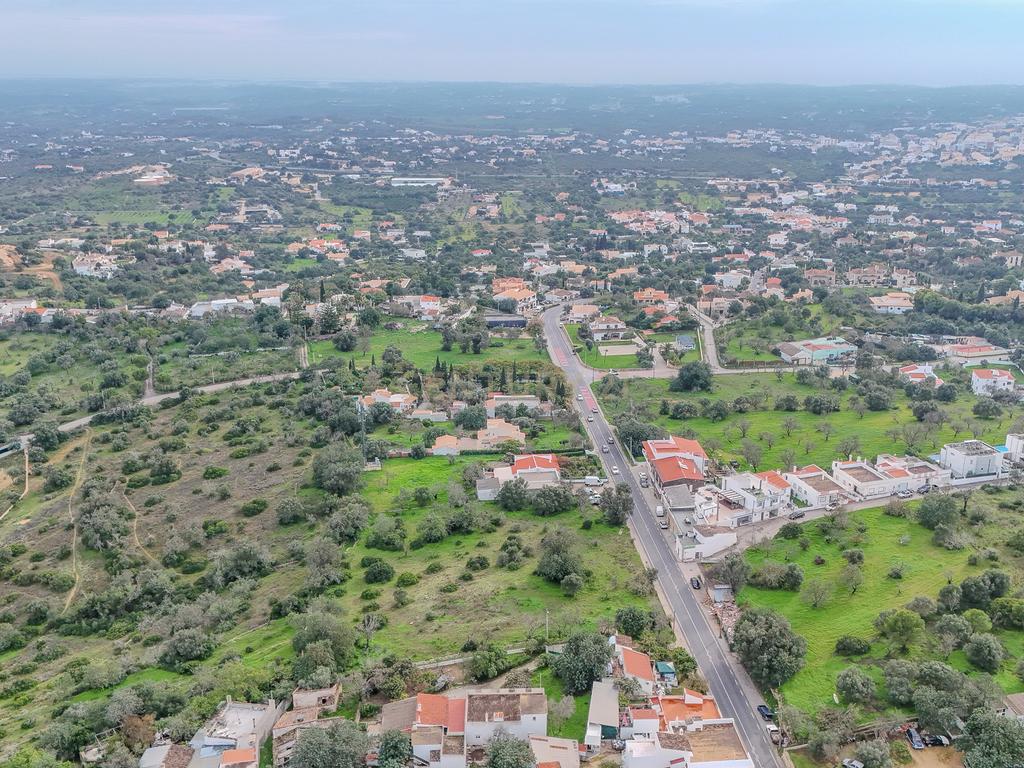 Terreno Urbano de 3290 m2 com PIP aprovado pra Moradia de Luxo na Estrada Vale Formosa, Almancil , Algarve - Image 18