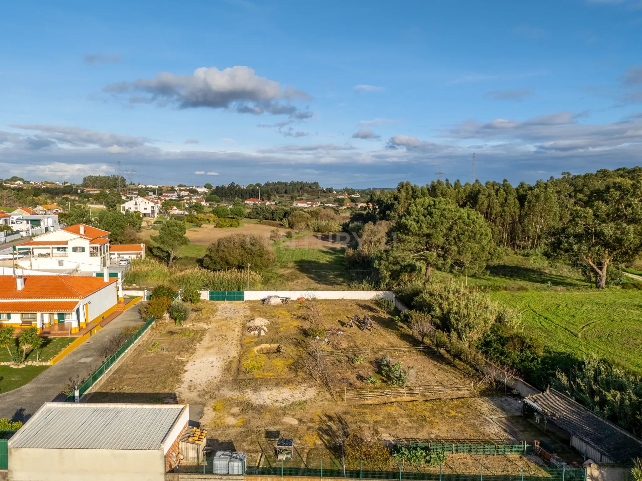 Moradia Típica Portuguesa com Jardim e Terrenos Privados – Alcoentre, Azambuja - Image 54