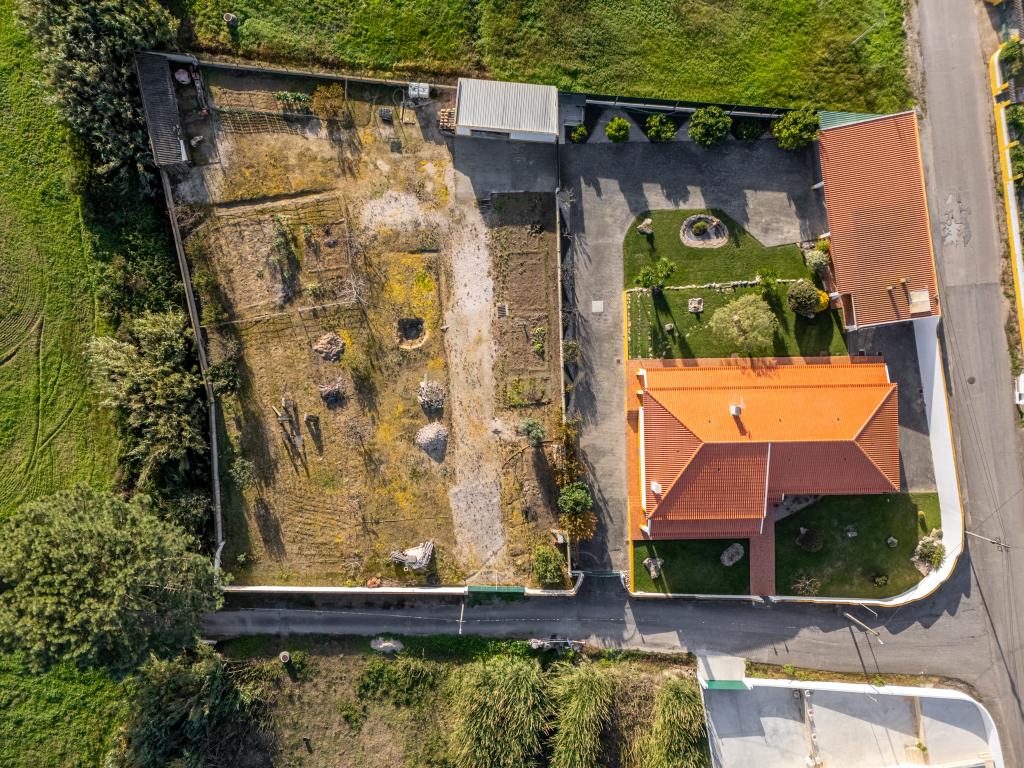 Moradia Típica Portuguesa com Jardim e Terrenos Privados – Alcoentre, Azambuja - Image 52