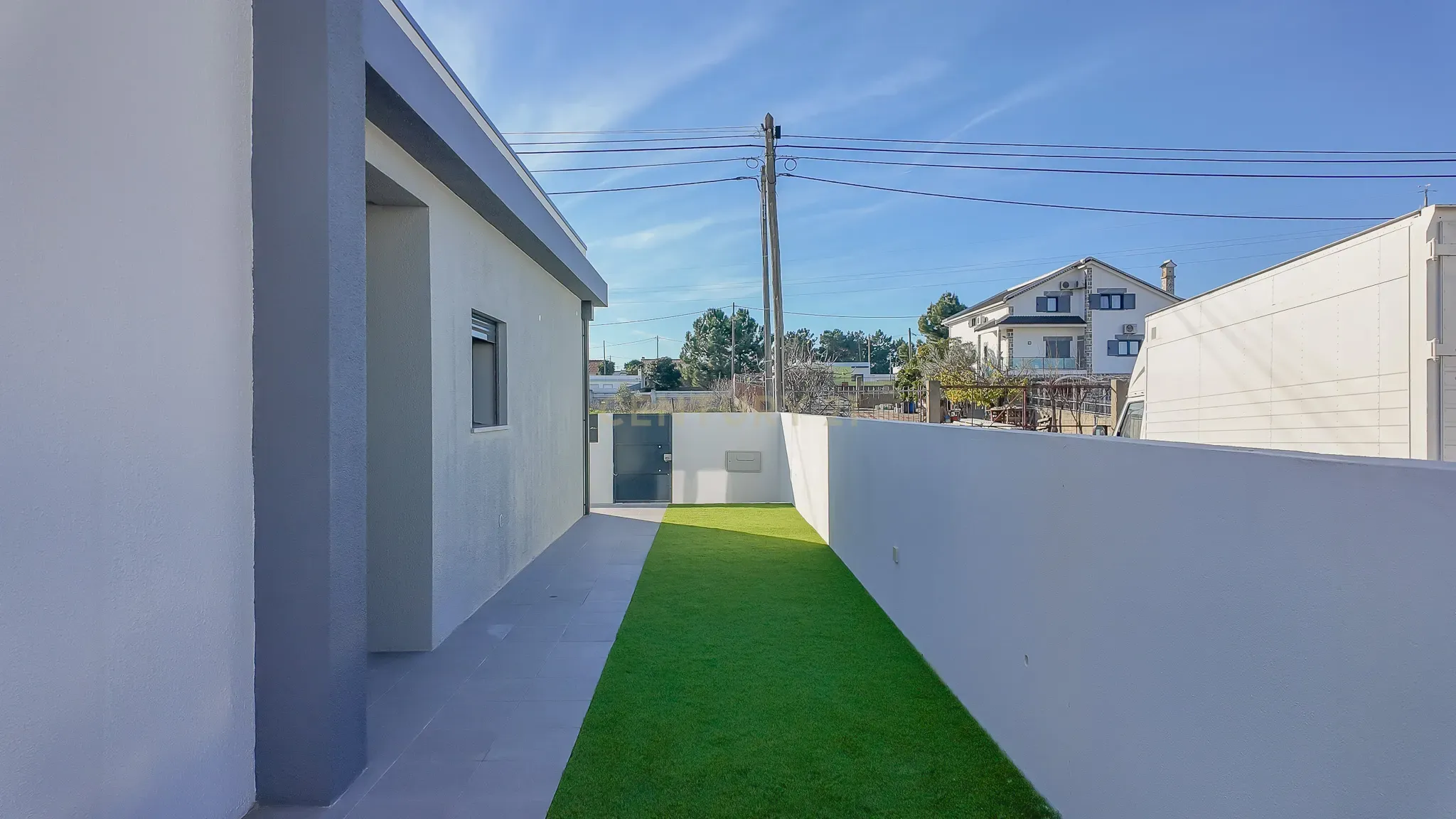 Moradia T3 Térrea com Piscina e Garagem em Fernão Ferro - Image 1
