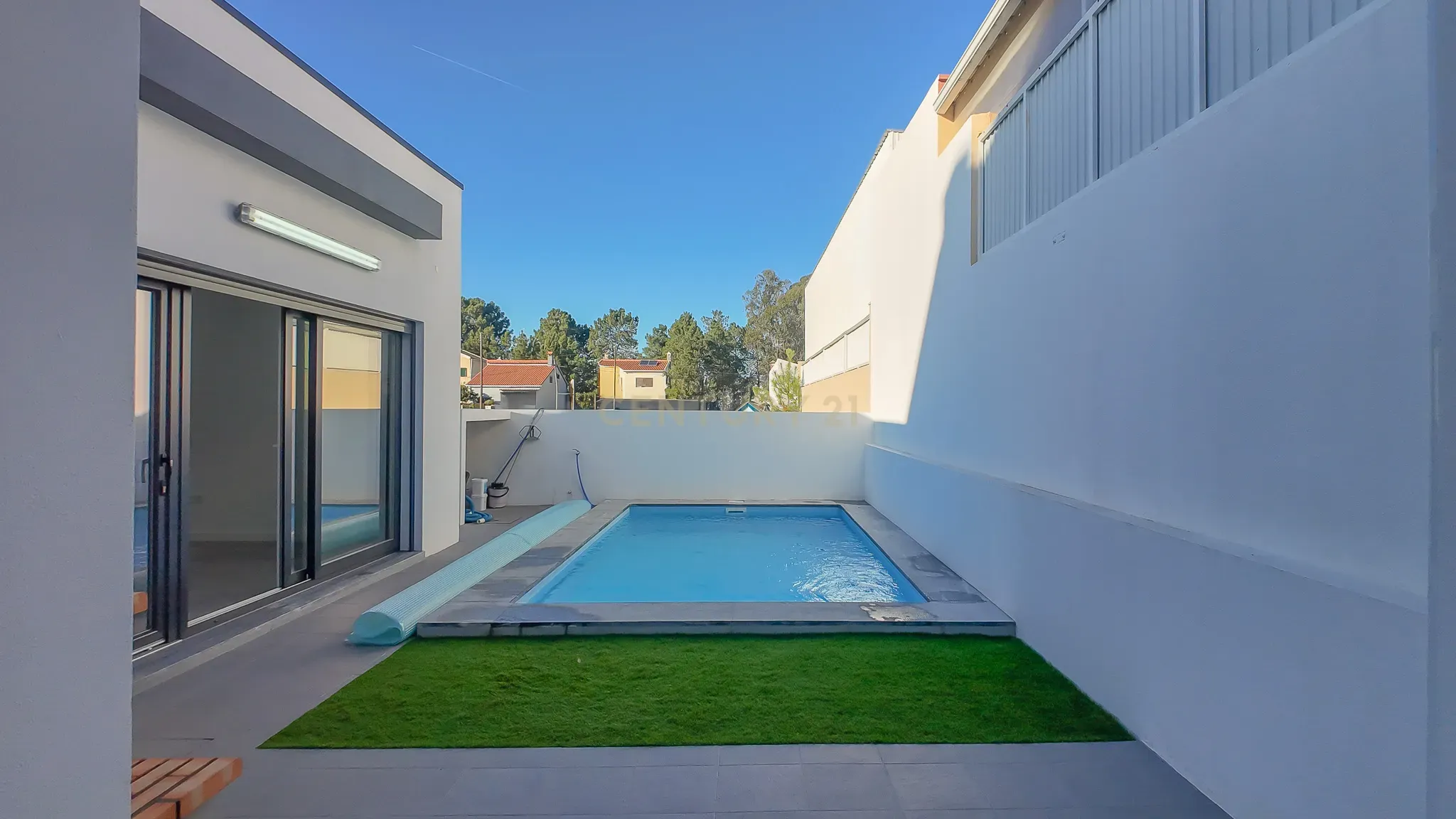 Moradia T3 Térrea com Piscina e Garagem em Fernão Ferro - Image 13