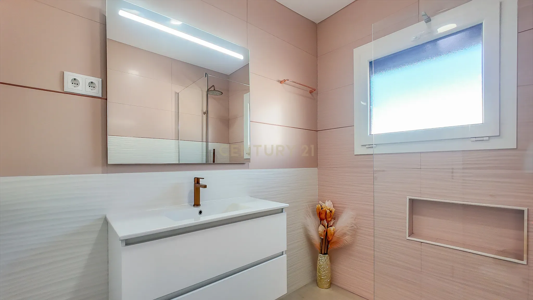 Moradia T3 Térrea com Piscina e Garagem em Fernão Ferro - Image 38