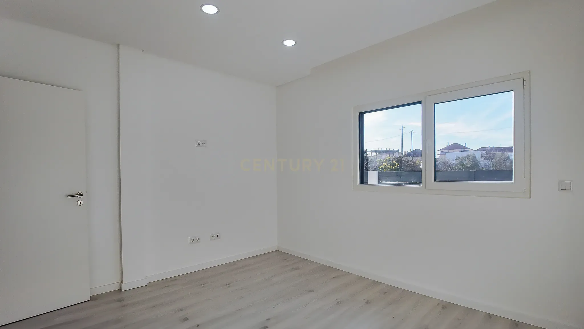 Moradia T3 Térrea com Piscina e Garagem em Fernão Ferro - Image 40