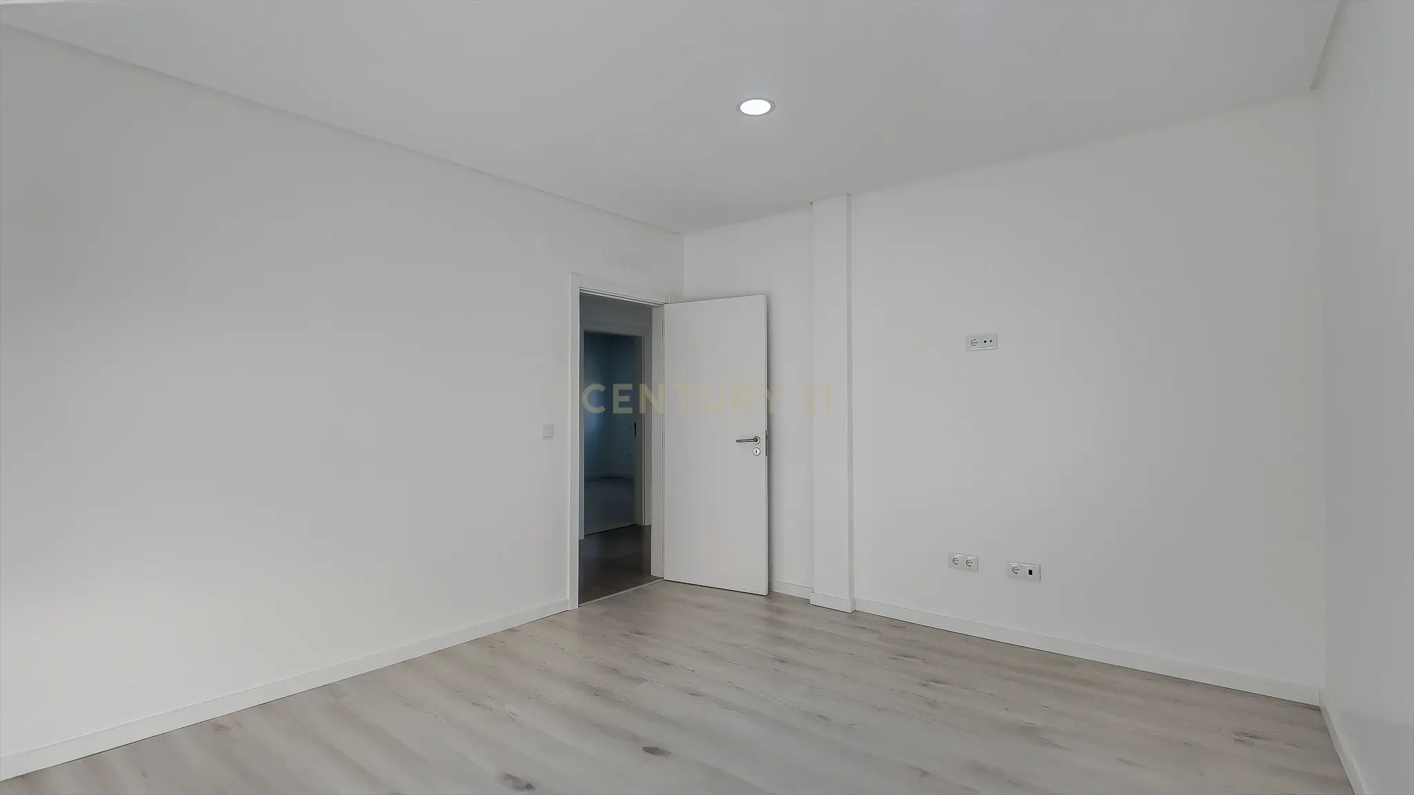 Moradia T3 Térrea com Piscina e Garagem em Fernão Ferro - Image 41