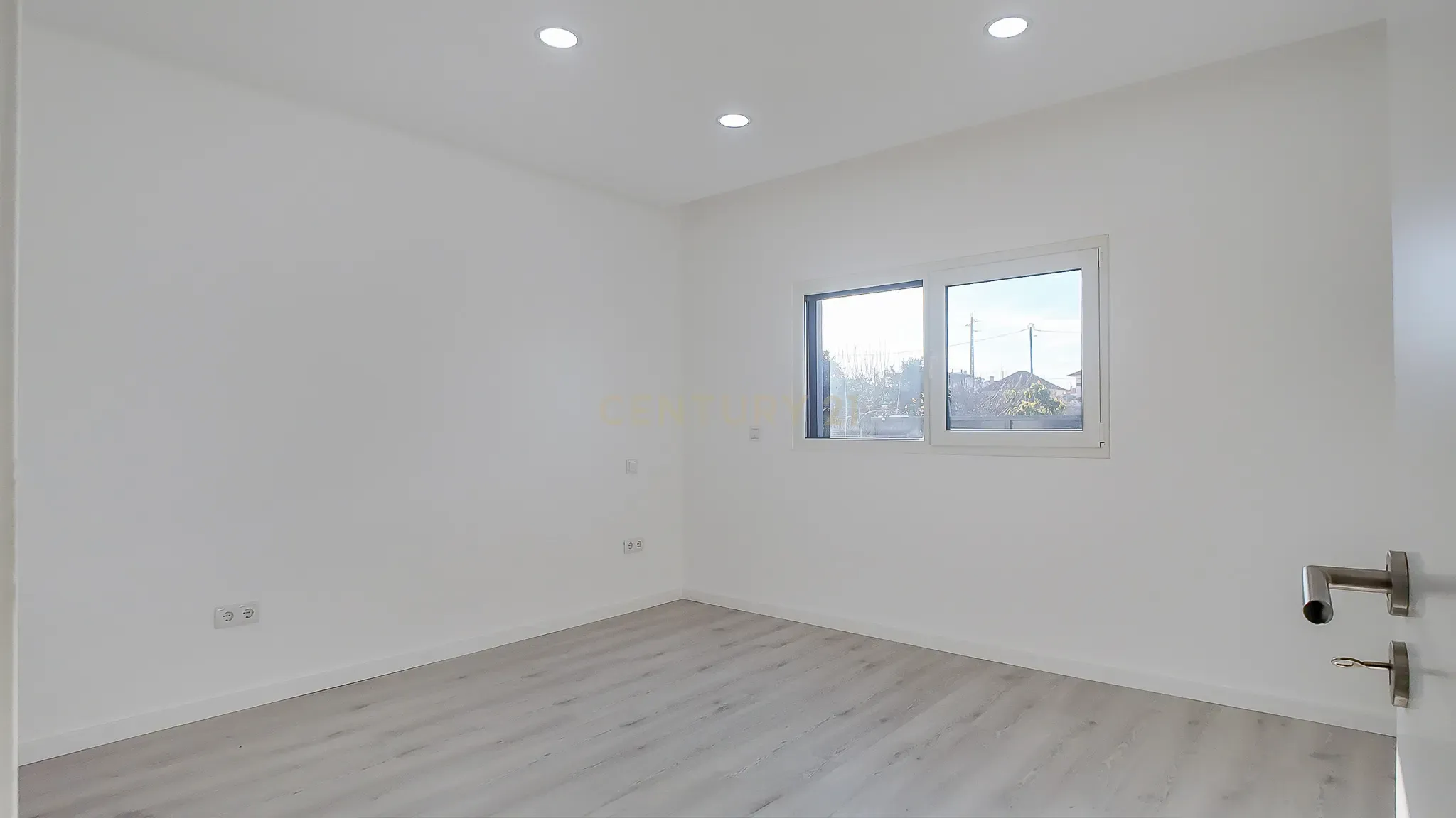 Moradia T3 Térrea com Piscina e Garagem em Fernão Ferro - Image 49