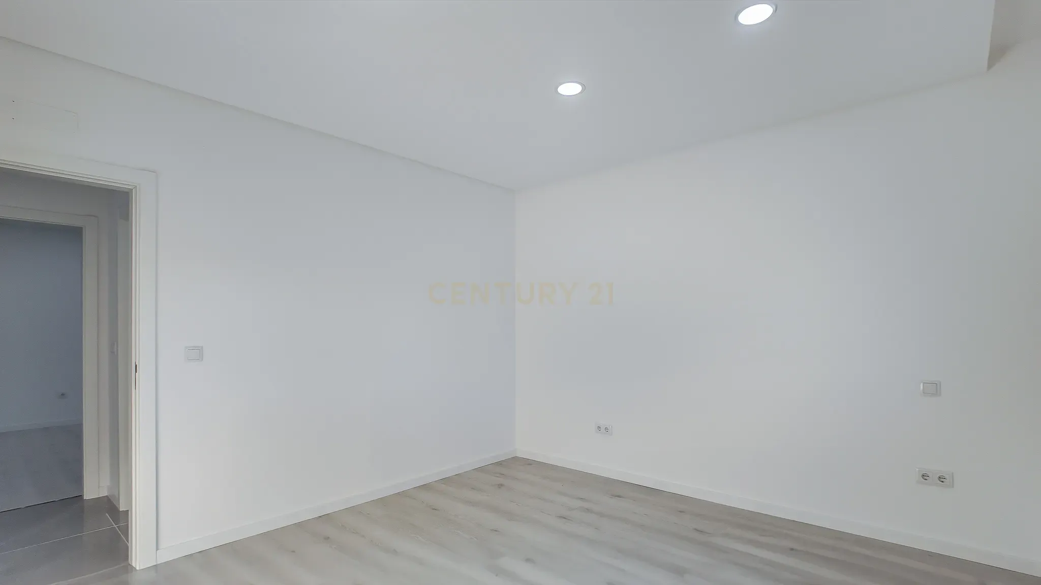 Moradia T3 Térrea com Piscina e Garagem em Fernão Ferro - Image 50