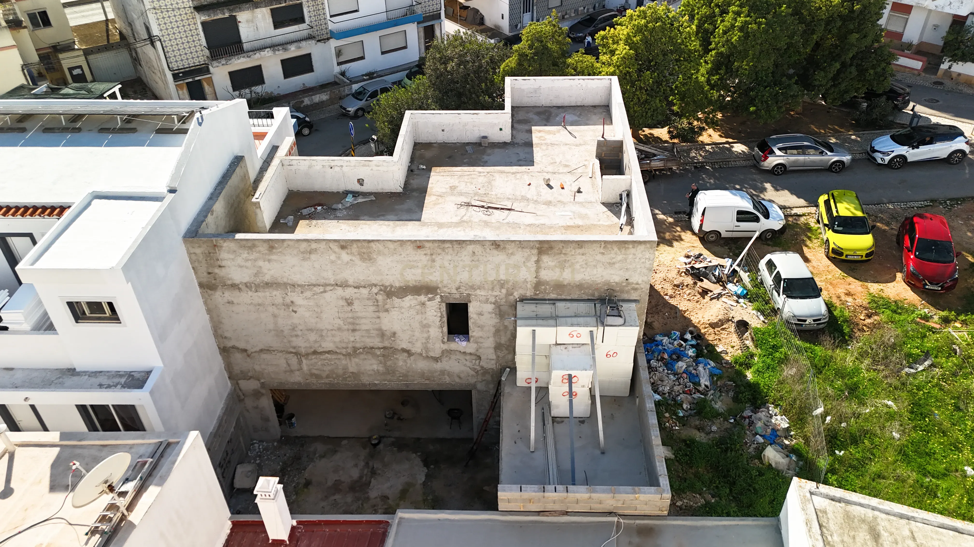 Terreno com Moradia T3+1 em Construção em Portimão - Image 6