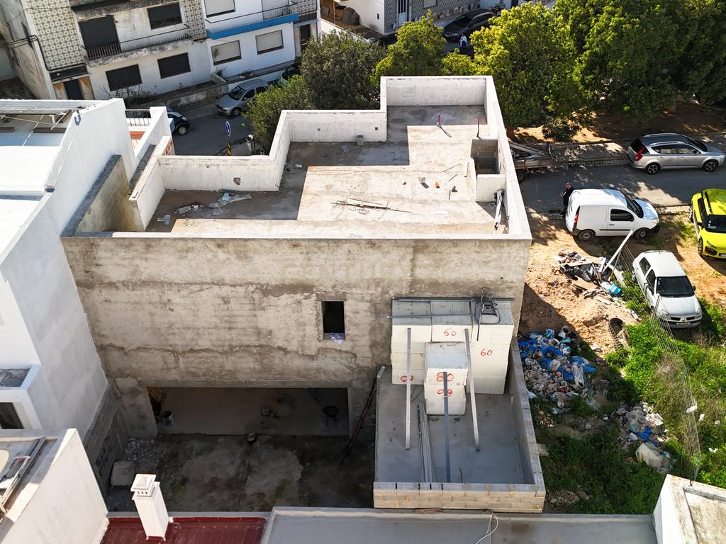 Terreno com Moradia T3+1 em Construção em Portimão - Image 6
