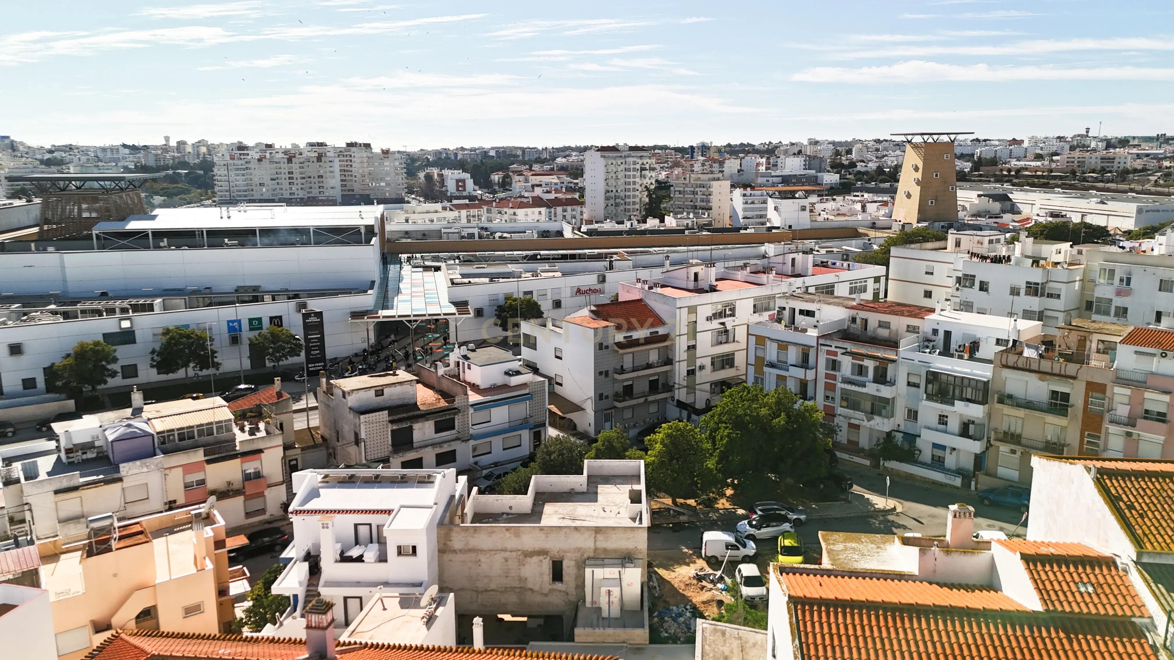 Terreno com Moradia T3+1 em Construção em Portimão - Image 23