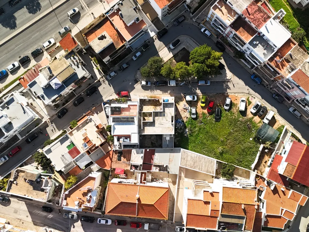 Terreno com Moradia T3+1 em Construção em Portimão - Image 8