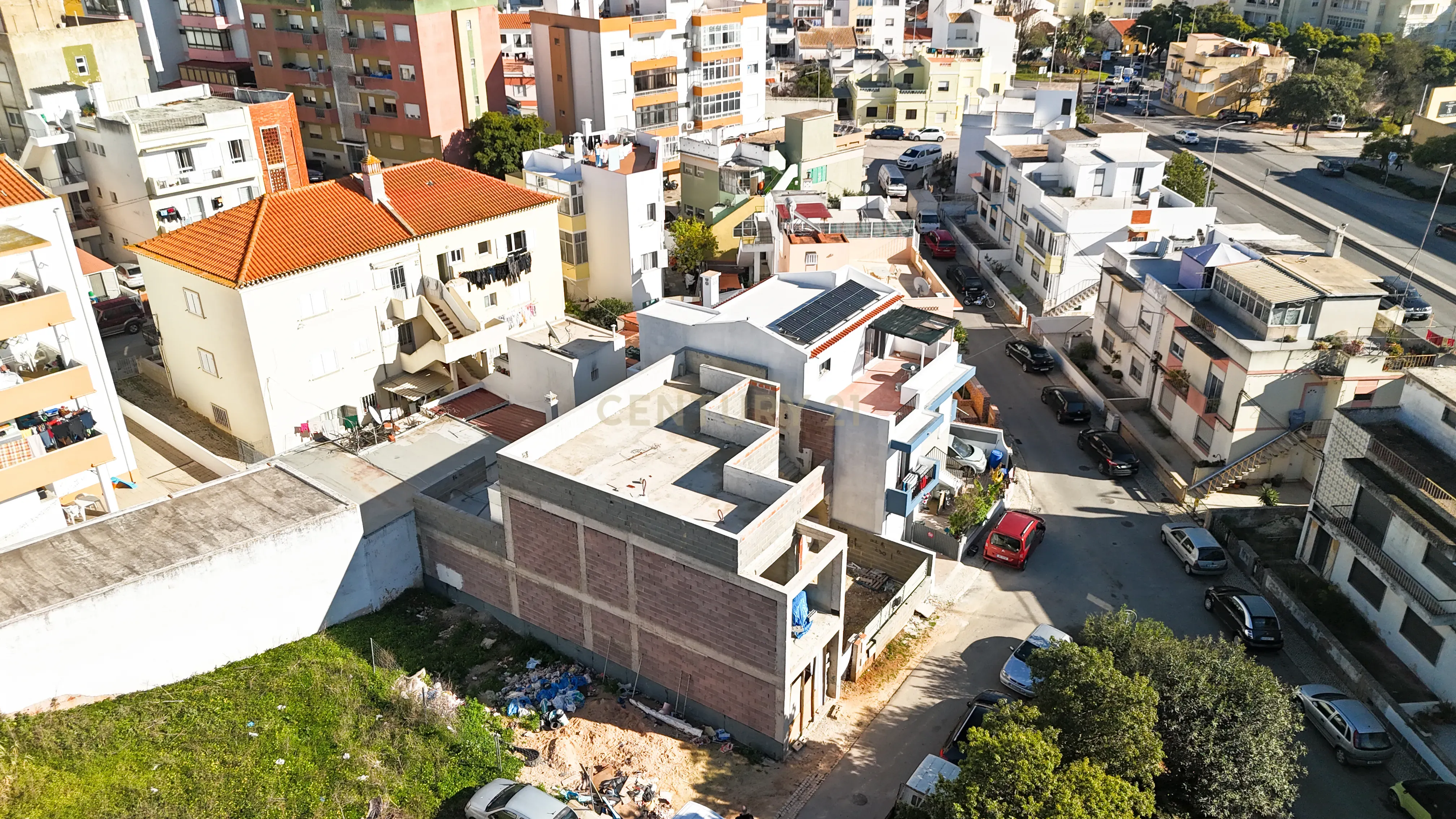 Terreno com Moradia T3+1 em Construção em Portimão - Image 15