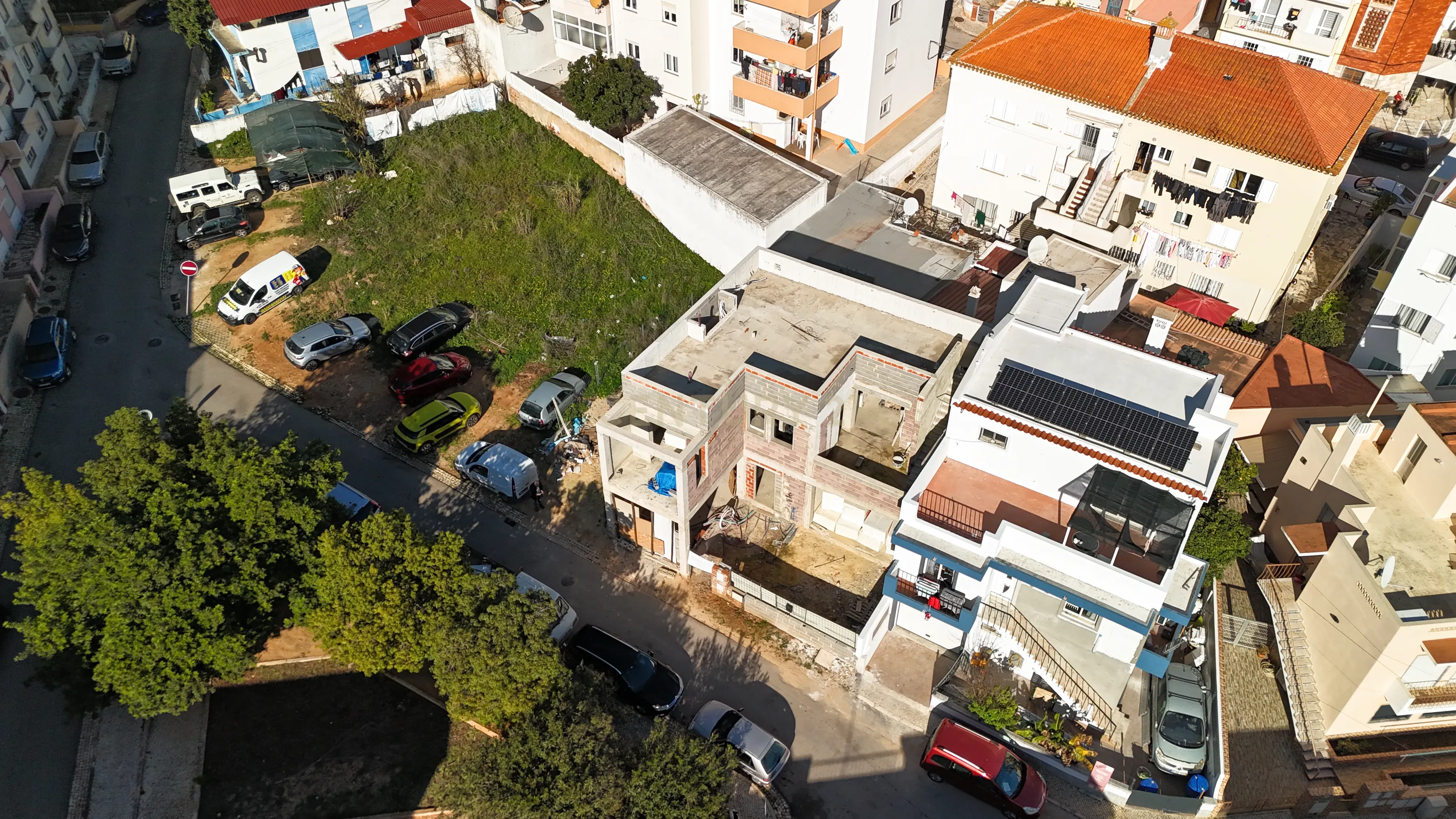 Terreno com Moradia T3+1 em Construção em Portimão - Image 21