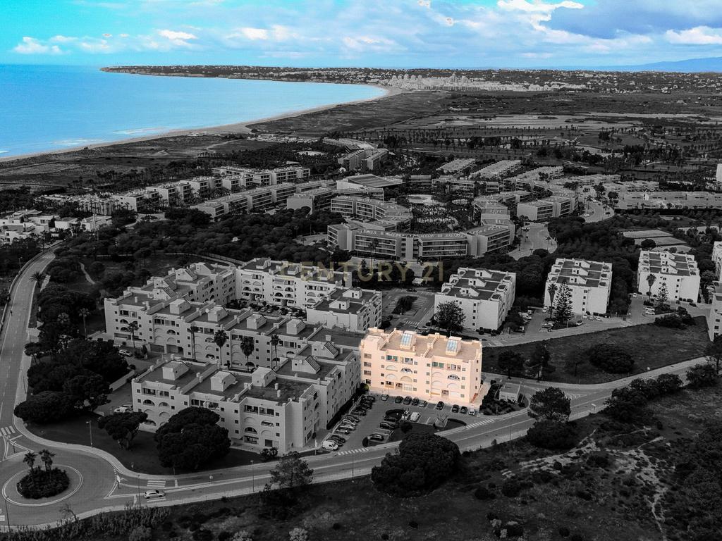 Apartamento T0+2  Salgados Renovado - Image 34