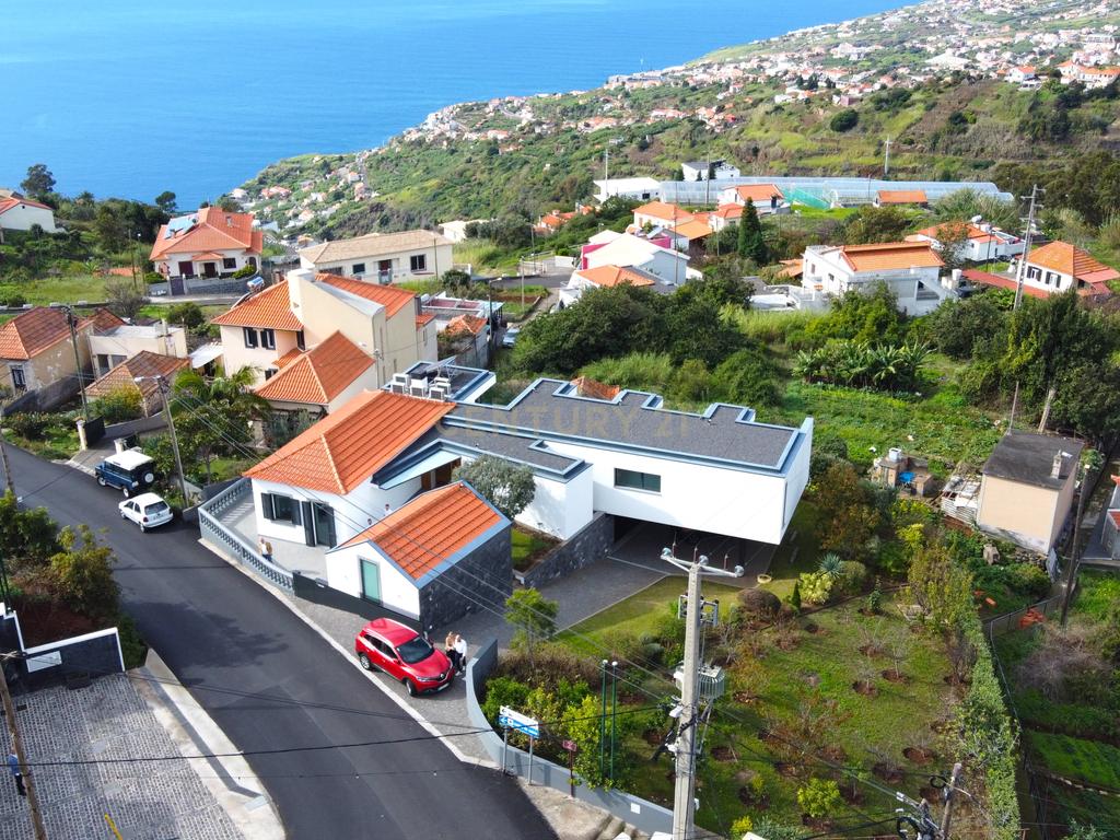 Fantástica Moradia T3 Contemporânea + Anexo T1- Térrea - Arco da Calheta - Image 41