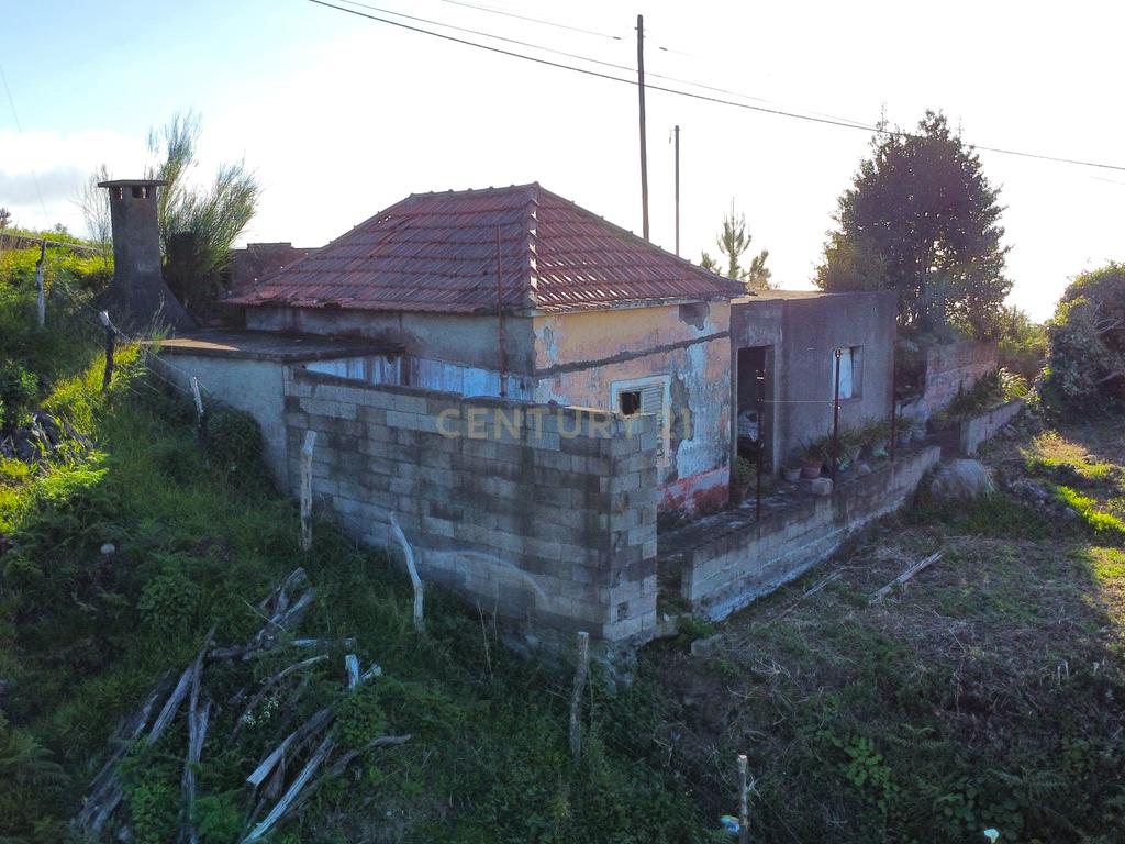 Moradia para recuperar - Santa Cruz - Image 2